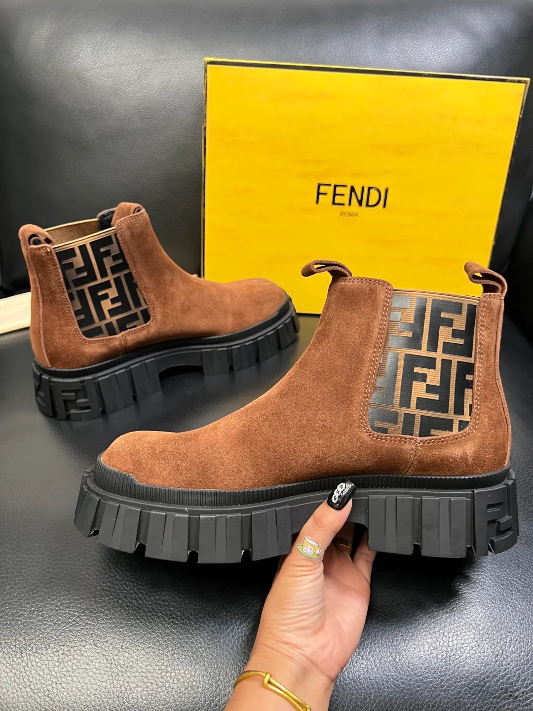 Men's shoes 💰900 FENDI High-quality top craftsmanship, Fendi boots high-top counter synchronization, original factory configuration imported Italian cowhide fly-knit fabric, imported cowhide lining, breathable and comfortable, soles: original soles specially provided by the original factory, original factory and single goods are welcome to compare, code number 39-44 (customized 38 45)